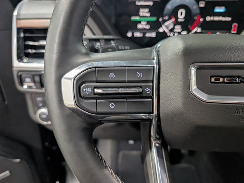 Used 2025 GMC Yukon Denali AWD/4WD image 15