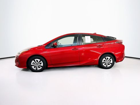 Used 2016 Toyota Prius Three image 4