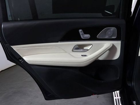 Used 2020 Mercedes-Benz GLS 450 4MATIC image 30
