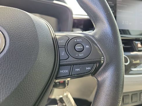 Used 2022 Toyota Corolla Cross L FWD image 21