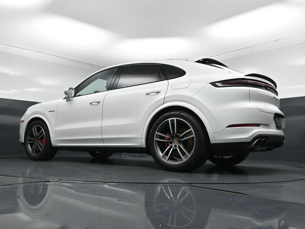 Used 2024 Porsche Cayenne Turbo AWD/4WD image 25