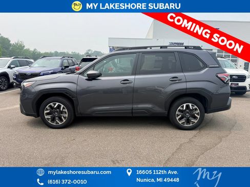 Used 2025 Subaru Forester Premium AWD/4WD image 4