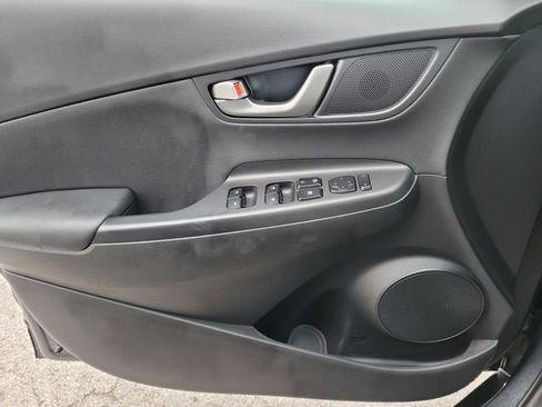 Used 2018 Hyundai Kona Limited image 28