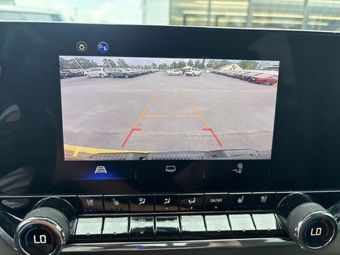 Used 2023 Chevrolet Colorado ZR2 w/ ZR2 Convenience Package III AWD/4WD image 21