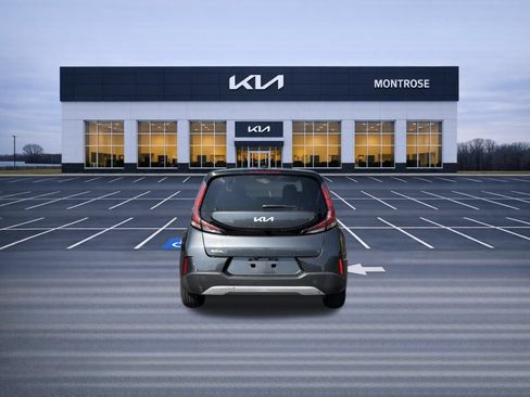 Used 2023 Kia Soul LX w/ LX Technology Package FWD image 7