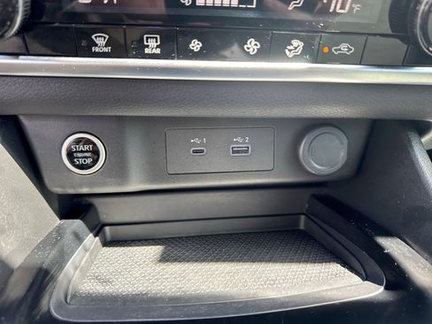 Used 2023 Nissan Rogue SV FWD image 21