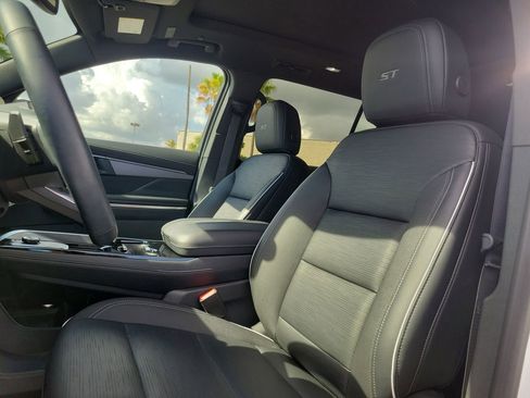 Used 2025 Buick Enclave Sport Touring w/ Power Package image 25