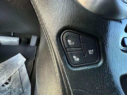 Used 2016 GMC Yukon XL SLT w/ Open Road Package image 36