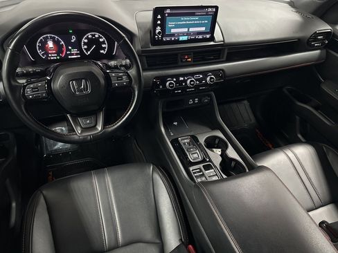 Used 2024 Honda Pilot TrailSport image 13