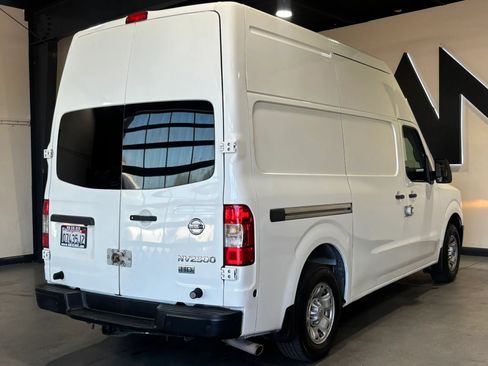 Used 2015 Nissan NV 2500 SV w/ Technology Package RWD image 5
