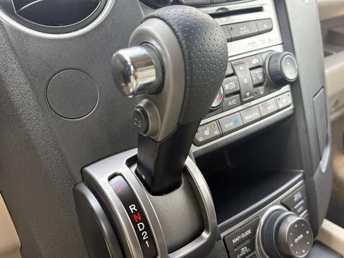 Used 2015 Honda Pilot Touring image 23