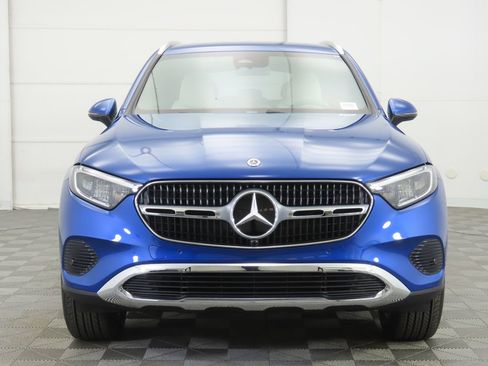 Certified 2025 Mercedes-Benz GLC 300 image 2