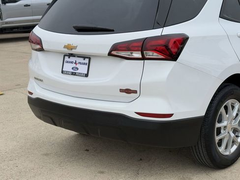 Used 2023 Chevrolet Equinox LS w/ LS Convenience Package image 8