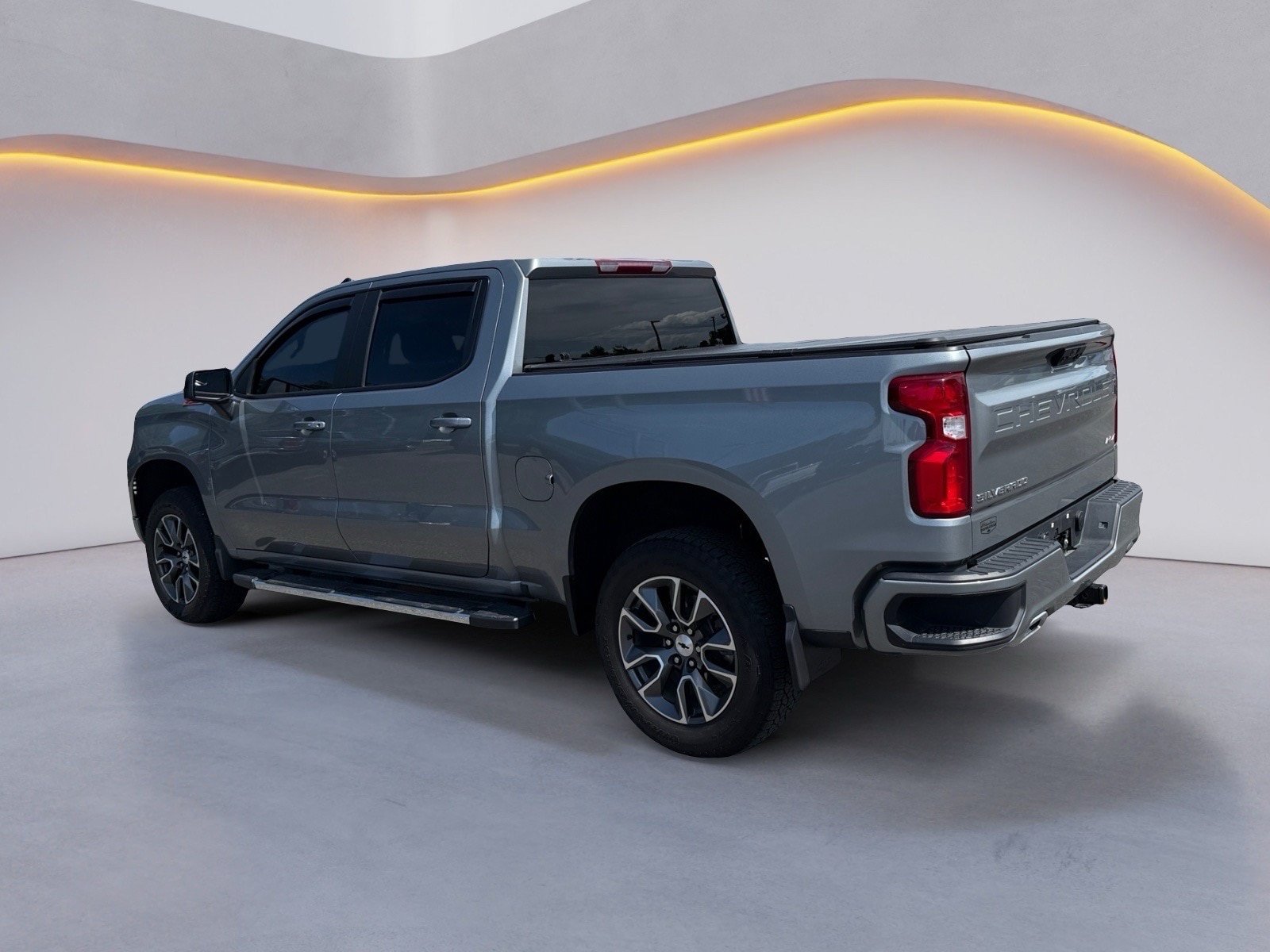 Used 2025 Chevrolet Silverado 1500 RST AWD/4WD image 5
