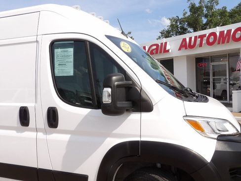 Used 2025 RAM ProMaster 2500 w/ Convenience Group FWD image 13