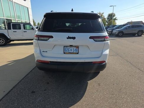 Certified 2024 Jeep Grand Cherokee L Laredo image 6