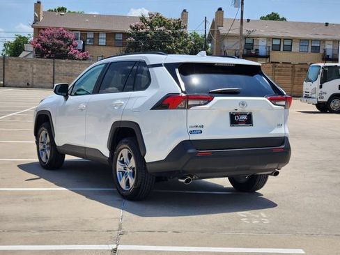 Used 2025 Toyota RAV4 XLE FWD image 3