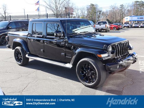 Used 2022 Jeep Gladiator Overland image 1