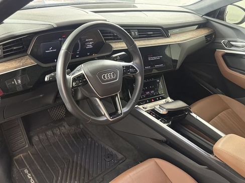 Used 2022 Audi e-tron Premium Plus AWD/4WD image 2