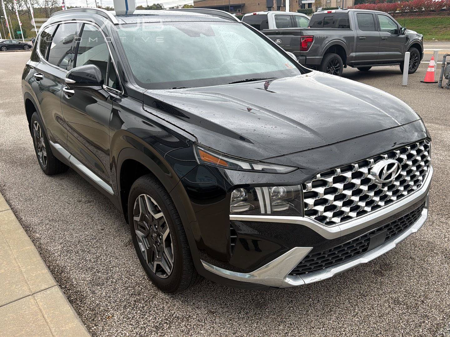 Used 2023 Hyundai Santa Fe Limited w/ Cargo Package AWD/4WD image 2