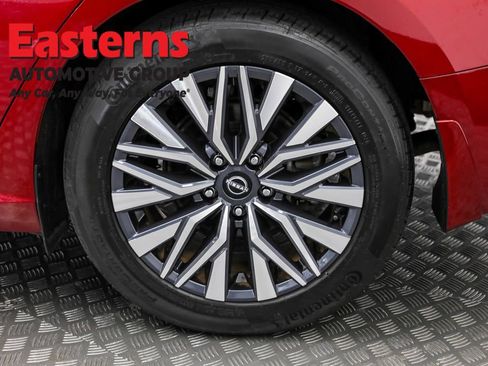 Used 2023 Nissan Altima 2.5 SV w/ SV Premium Package FWD image 32