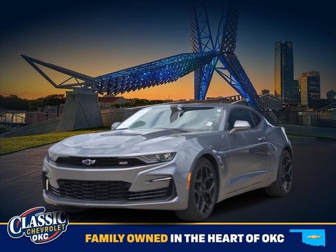 Used 2020 Chevrolet Camaro SS RWD image 3