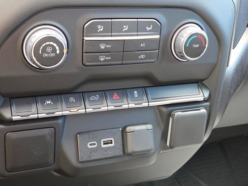 New 2026 Chevrolet Silverado 1500 Custom w/ LPO, Dark Essentials Package image 17