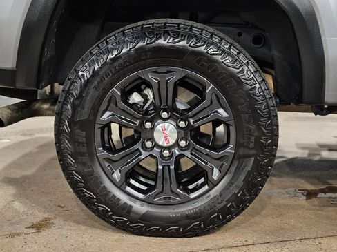 Used 2024 GMC Canyon Elevation w/ Elevation Premium Package image 17