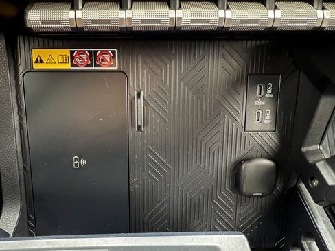 Used 2025 Toyota Tacoma TRD Sport w/ TRD Sport Premium Package image 16