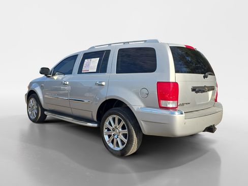 Used 2008 Chrysler Aspen Limited image 3