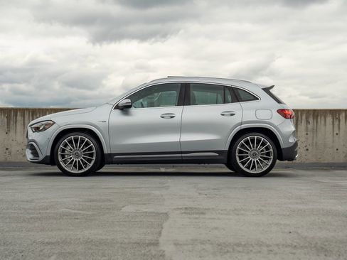 Used 2025 Mercedes-Benz GLA 35 AMG 4MATIC image 3