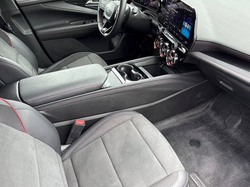 Used 2025 Chevrolet Blazer EV RS AWD/4WD image 25