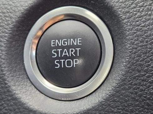 Used 2025 Toyota Corolla SE FWD image 22