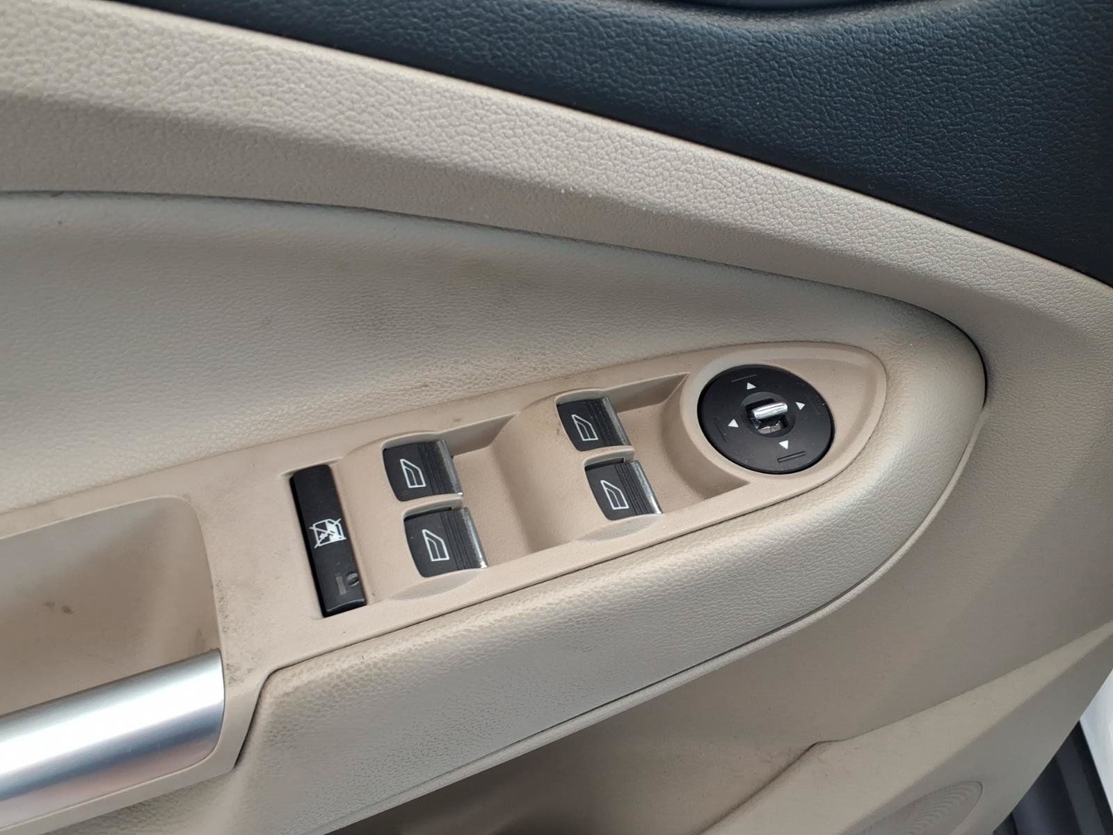 Used 2013 Ford C-MAX SE FWD image 5