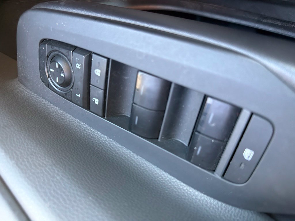 Used 2023 Toyota Prius LE FWD image 13