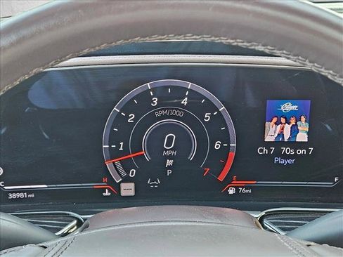 Used 2023 Cadillac Escalade ESV V AWD/4WD image 11