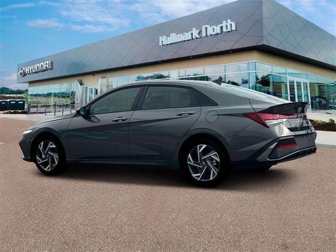 New 2025 Hyundai Elantra Sport FWD image 4