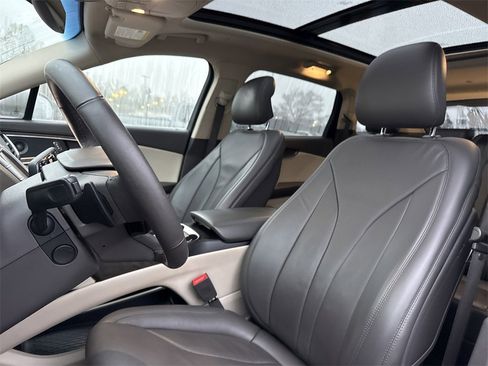 Used 2019 Lincoln Nautilus Reserve image 12