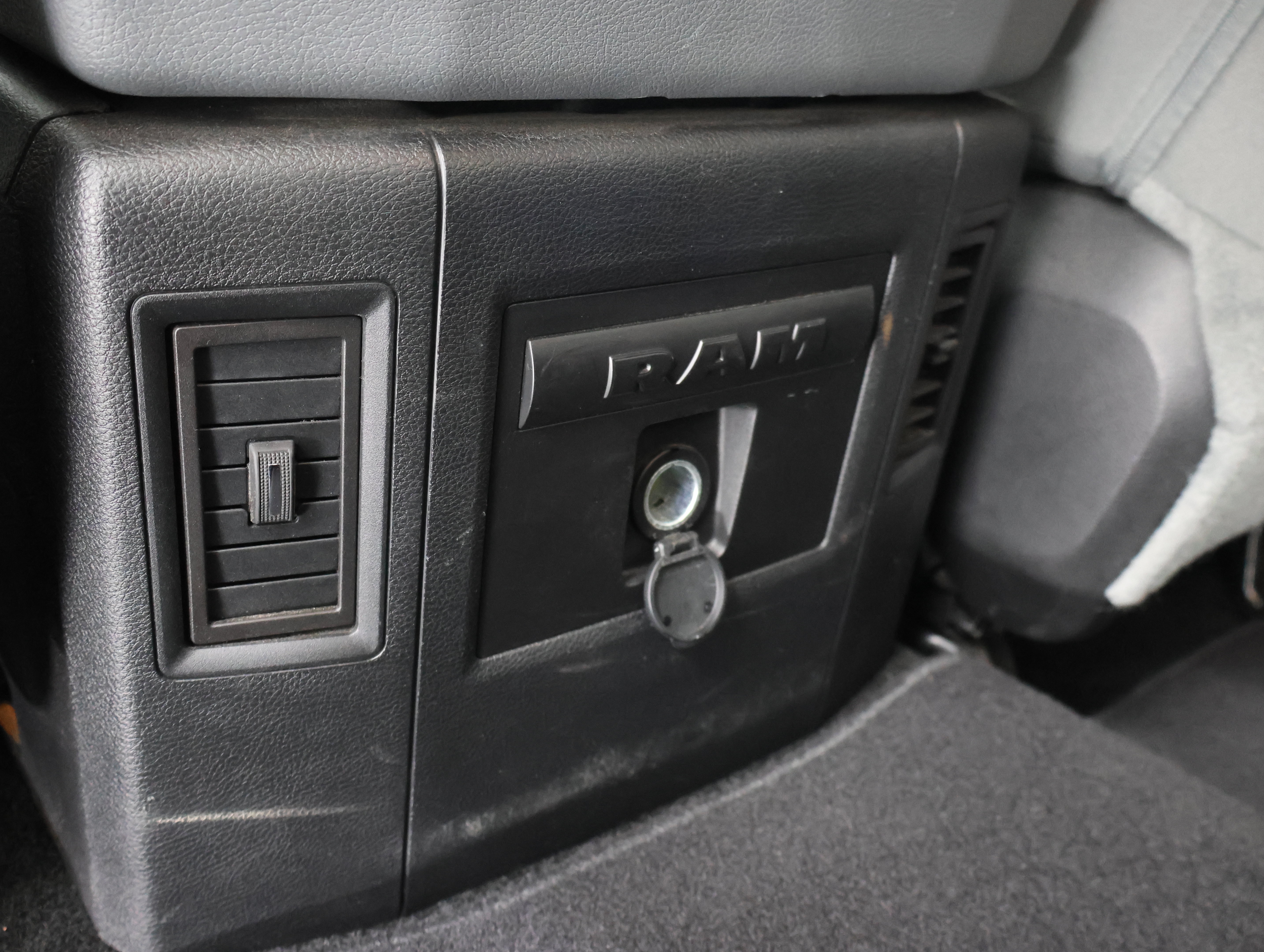 Used 2015 RAM 2500 Big Horn AWD/4WD image 36
