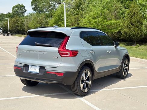 New 2026 Volvo XC40 B5 Core w/ Climate Package AWD/4WD image 6