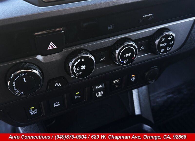 Used 2018 Toyota Tacoma TRD Off-Road w/ Technology Package AWD/4WD image 17