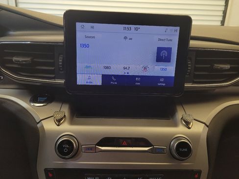 Used 2022 Ford Explorer XLT w/ Equipment Group 202A image 25