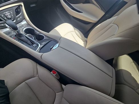 Used 2020 Buick Envision Essence FWD image 30