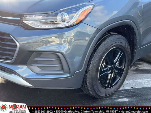 Certified 2022 Chevrolet Trax LT w/ Driver Confidence Package image 9