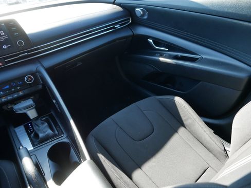 Certified 2023 Hyundai Elantra SEL FWD image 11