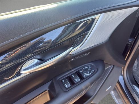 Used 2020 Cadillac XT5 Premium Luxury image 12