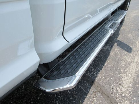 Used 2024 RAM 2500 Big Horn AWD/4WD image 12