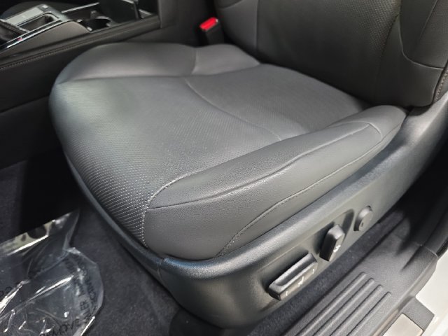 Used 2023 Lexus GX 460 Premium w/ Premium Package AWD/4WD image 28