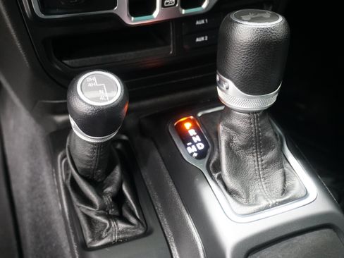Used 2021 Jeep Wrangler Unlimited Sport AWD/4WD image 25