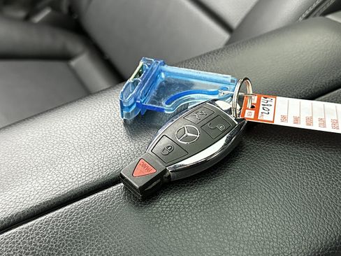 Used 2016 Mercedes-Benz E 350 Sedan w/ Premium Package image 22